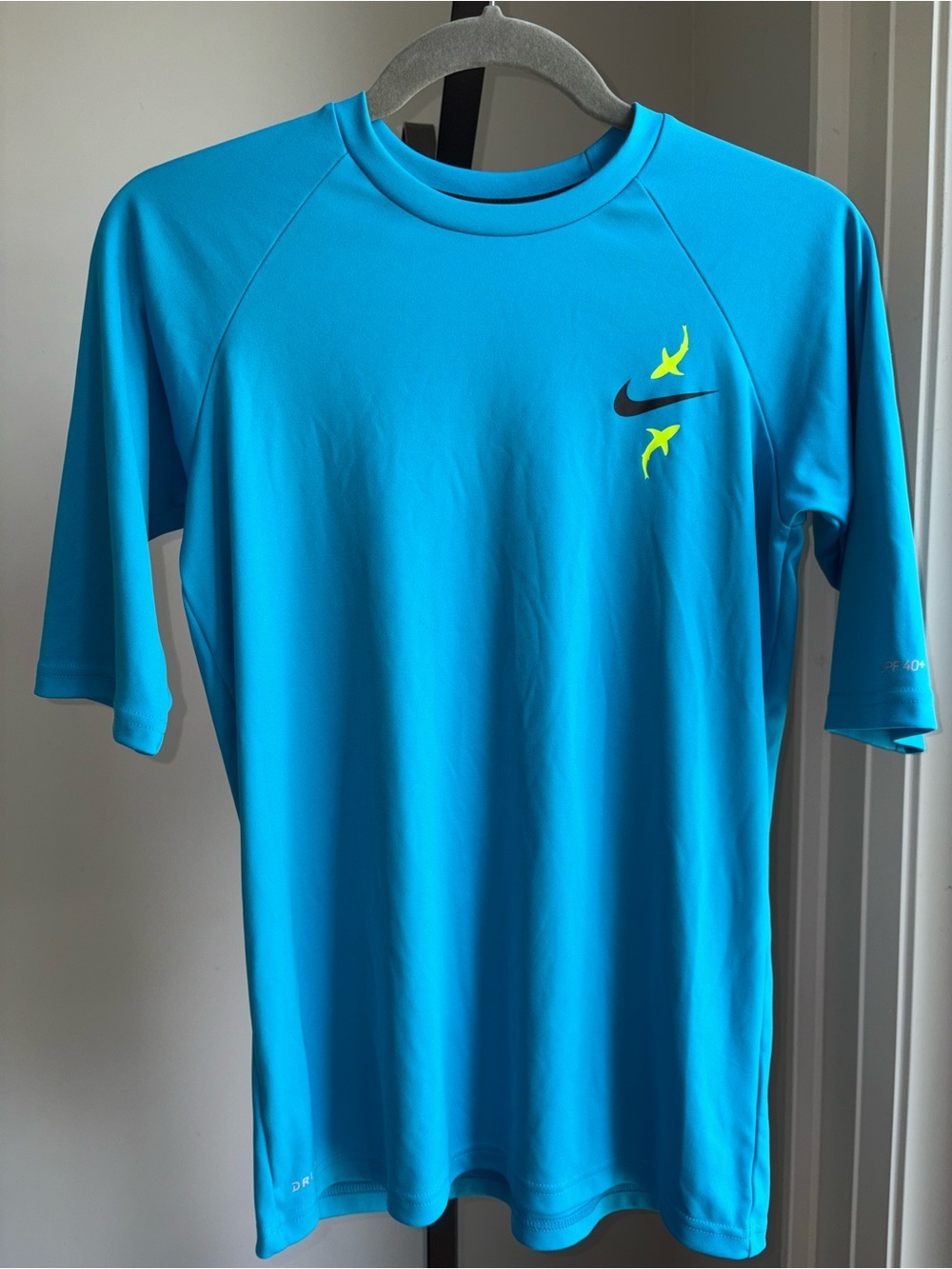 Nike DRI-FIT Youth Turquoise Short-Sleeve Swim Rash Guard Size XL UPF 40+ Beach